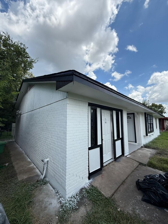 Building Photo - Gorgeous all renovated Home in Houston, TX!.