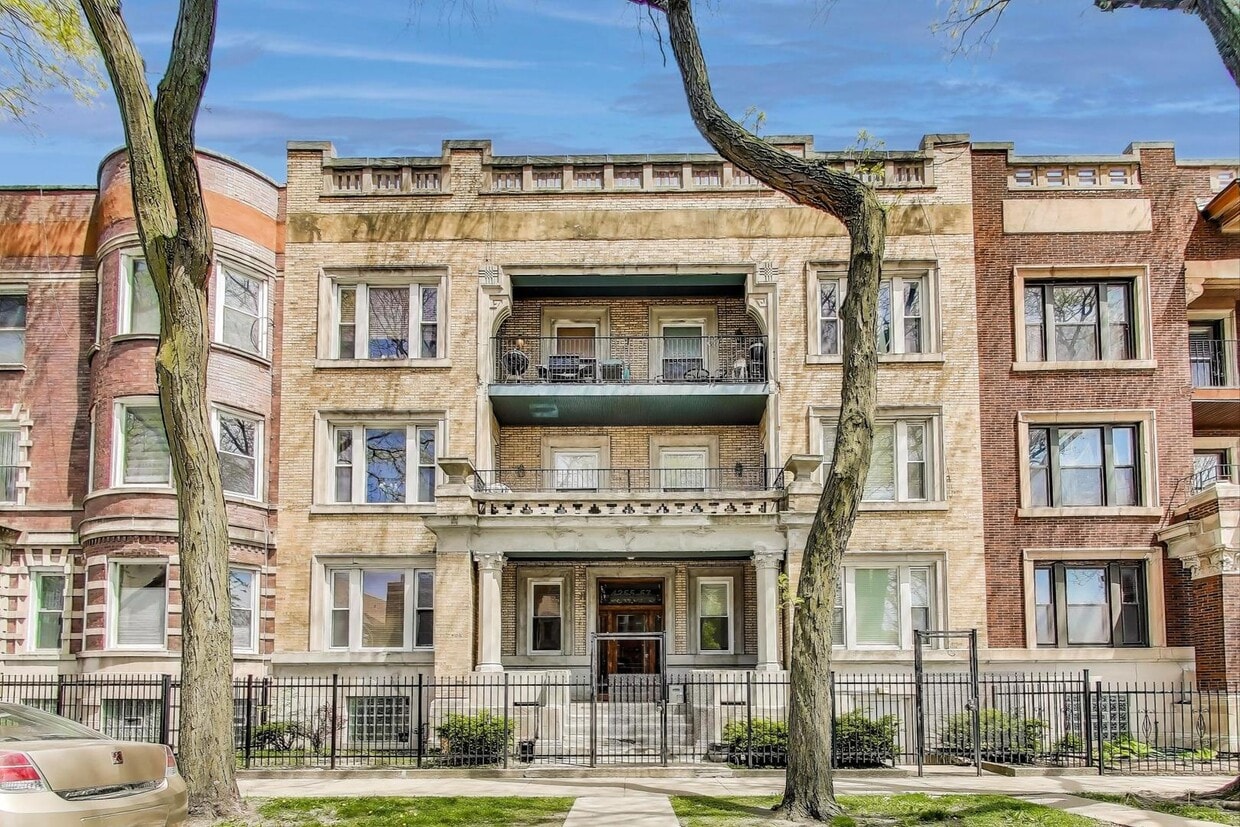 Primary Photo - 4357 S Greenwood Ave