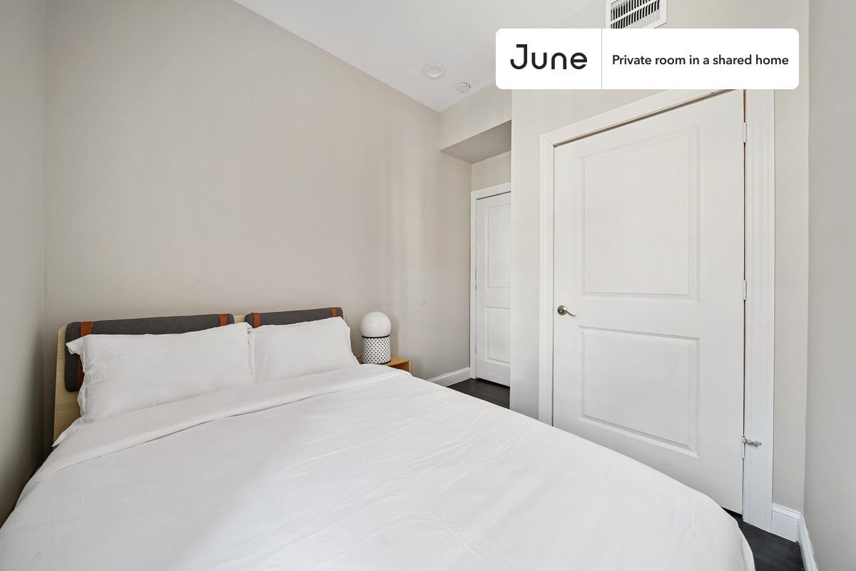 Primary Photo - Private bedroom in 4 bed/2 bath Home