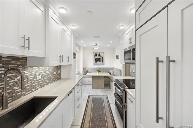 Building Photo - 55 N Broadway