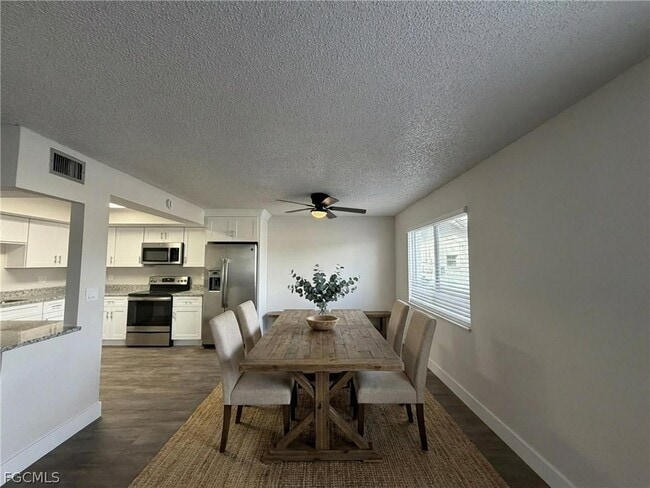 Foto del edificio - 1248 SE 7th St