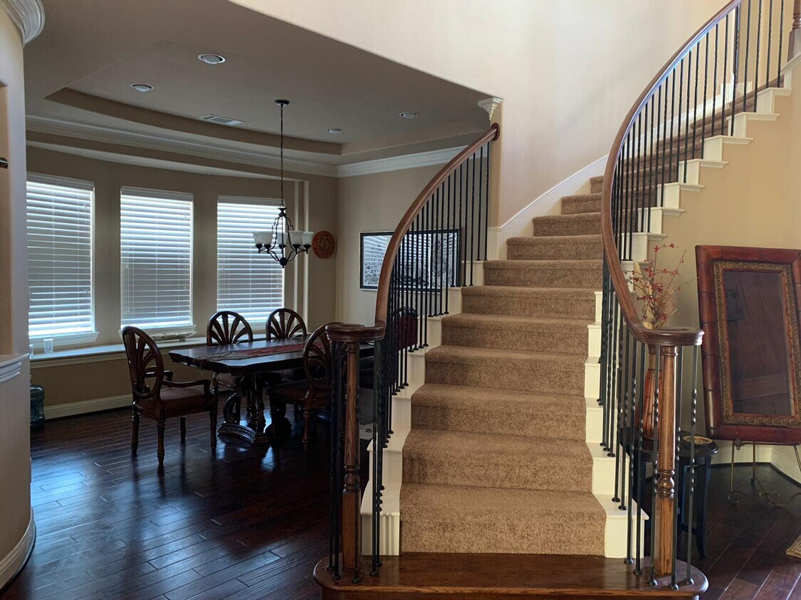 Foto del edificio - 6425 Academy Ln