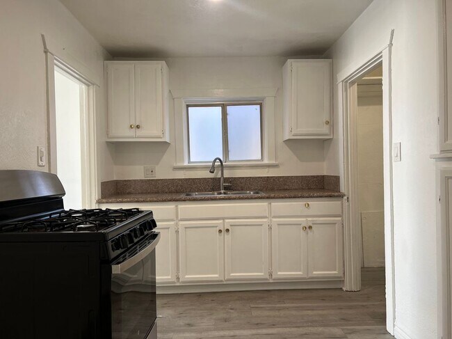 Foto del edificio - 720 N Guadalupe Ave