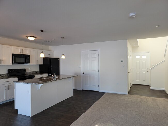 Foto del edificio - 21 Rollins Ln