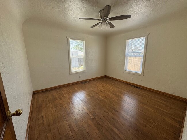 Foto del edificio - Beautiful Santa Fe Style home!