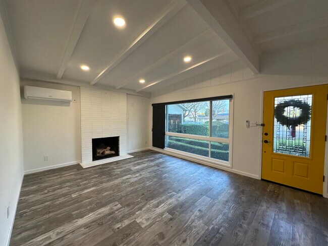 Sala de estar - 195 Murlagan Ave