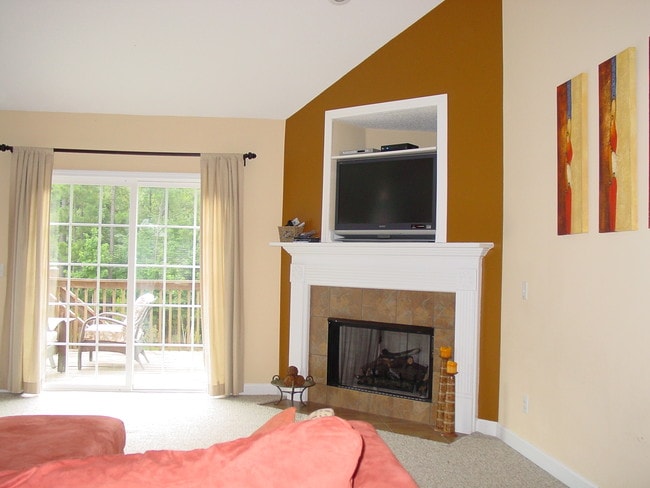 Building Photo - 215 Pink Dogwood Ln