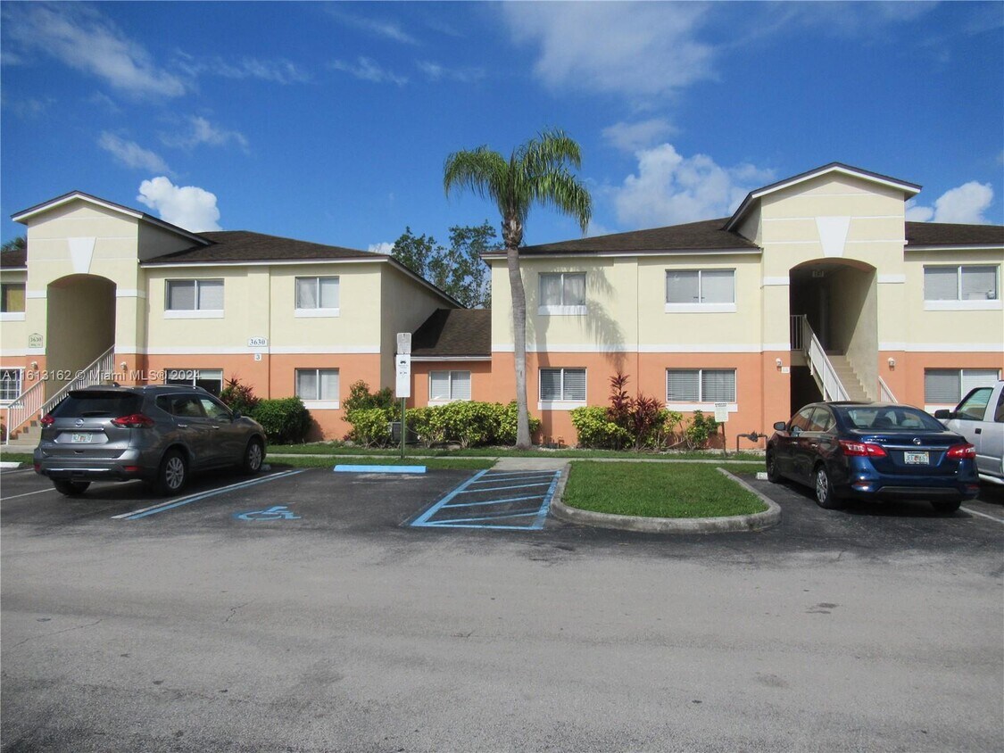 Primary Photo - 3630 N 56th Ave