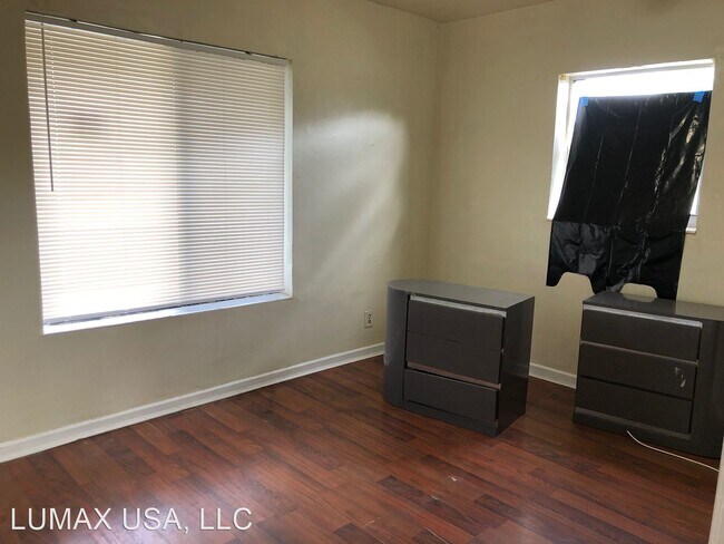 4 br, 1 bath House - 1306 NW 11 COURT - 4