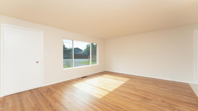 Building Photo - 4 bedroom in Renton WA 98058