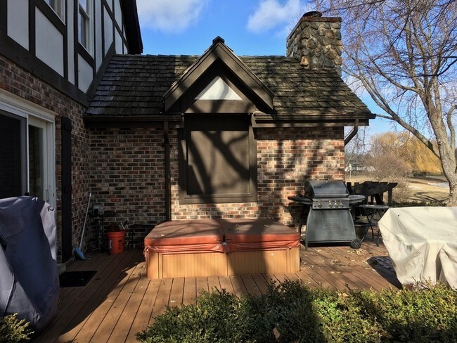 Building Photo - 755 Leicester Rd. Elk Grove Village, IL 60007