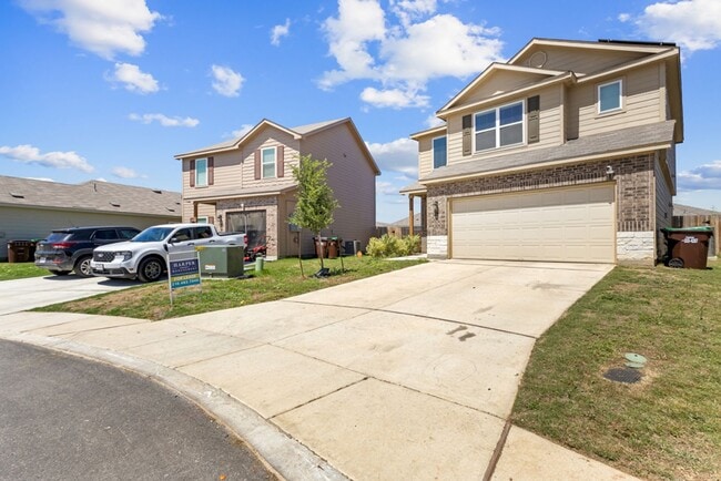 Charming Home Awaits: Spacious & Modern Living in a Prime Location - Charming Home Awaits: Spacious & Modern Living in a Prime Location