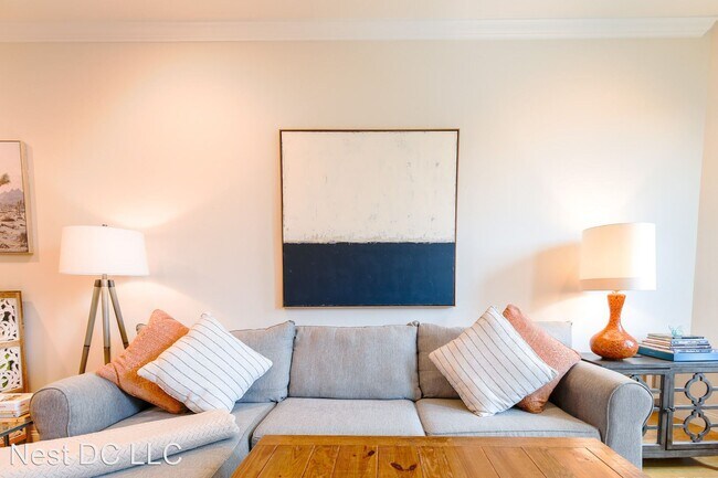 Foto del edificio - 3 br, 2 bath House - 2450 Ontario Rd NW Un...