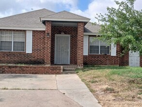 Building Photo - 1239 Brown Dr