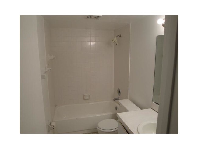 Building Photo - 506 Gardens Dr