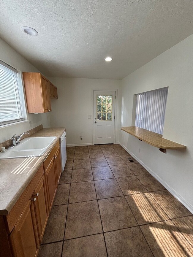 Foto del edificio - 16019 E Radcliff Pl