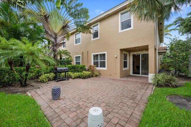 Building Photo - 4555 Cadiz Cir