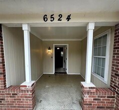 Building Photo - 6524 Blue Grass Dr