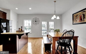 Building Photo - 114 Chamomile Ct