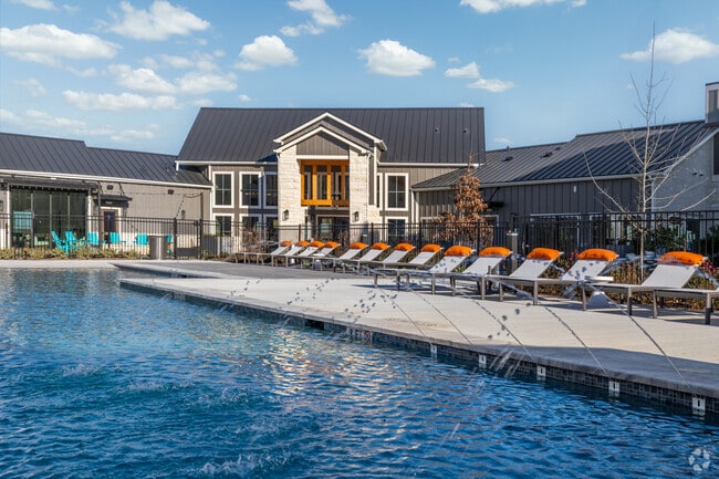 Pool - Comal Crossing