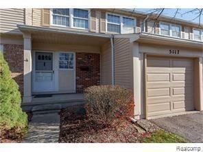 Foto del edificio - 5117 Buckingham Pl Dr