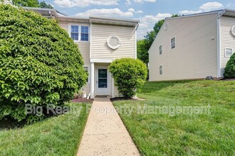 Building Photo - 1732 Rosewood Ct