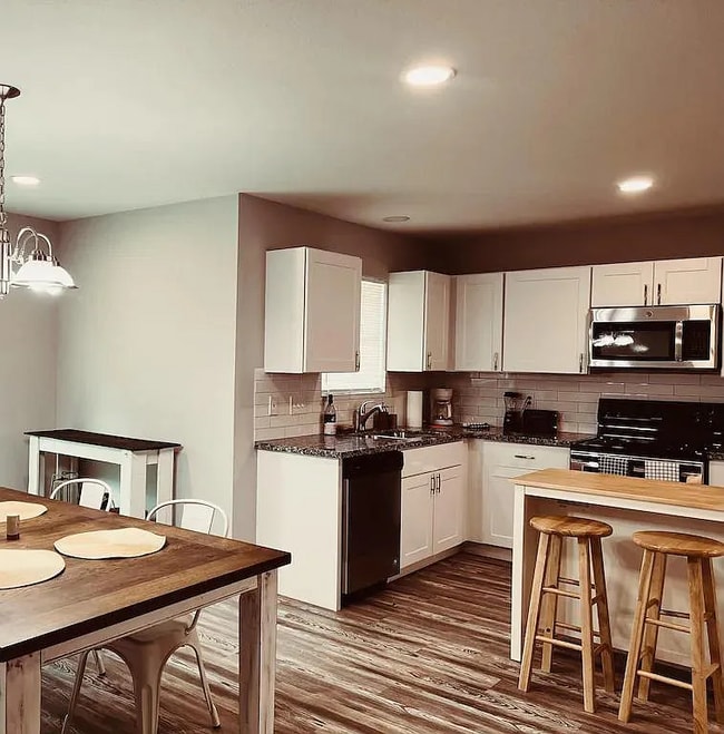 Foto del edificio - 5275 Berard Cir