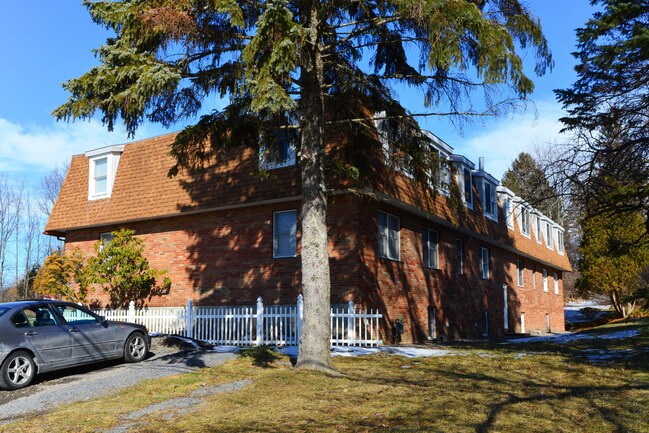 Ideal para profesionales y estudiantes de posgrado. - 426 Winthrop Dr