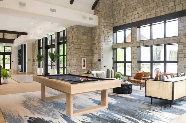 Building Photo - 9132 Senator Royall Dr