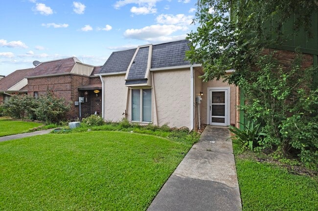 Building Photo - 8268 Heartfield Ln