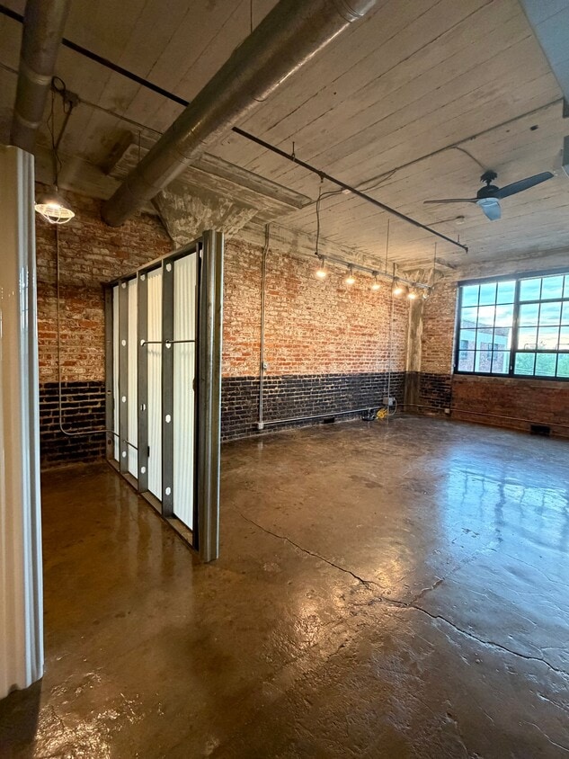 Photo - 201 Hull St (Richmond, VA)