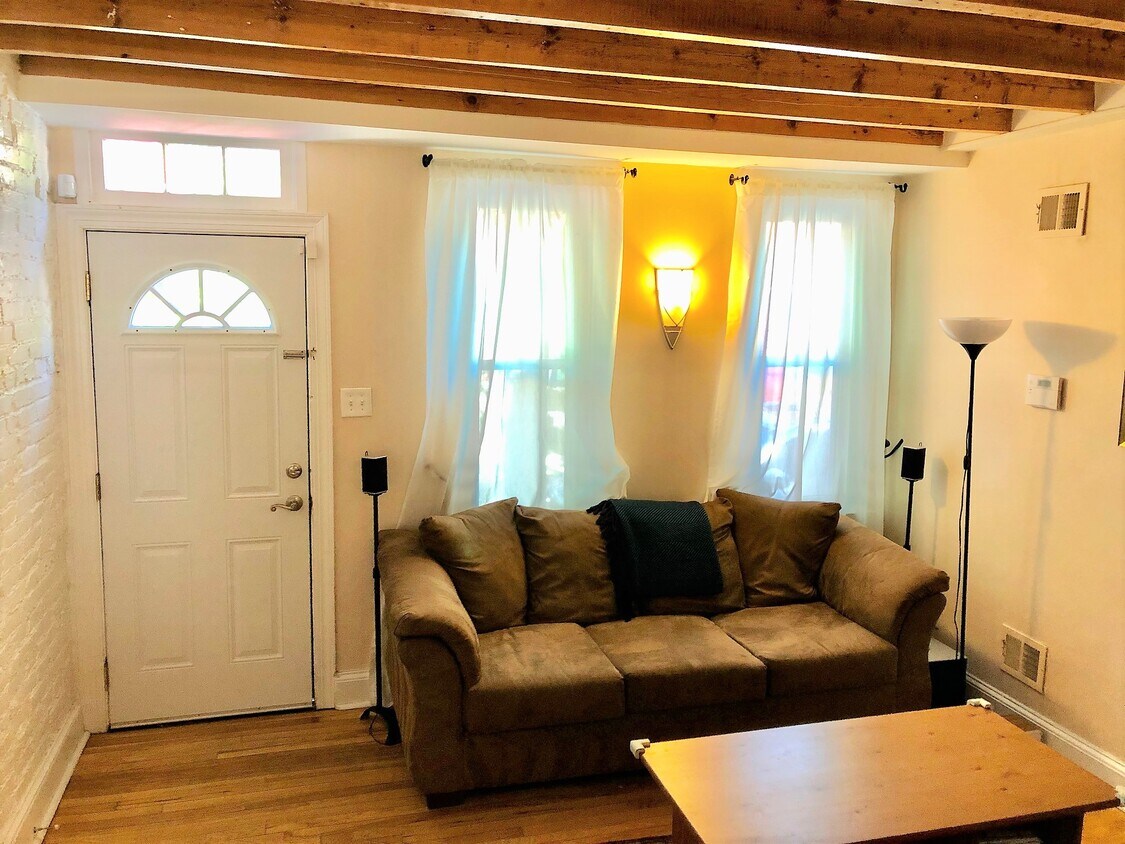 Foto principal - 2208 Pemberton St