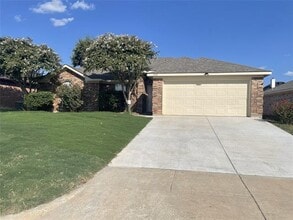 Building Photo - 2712 Jennie Wells Dr
