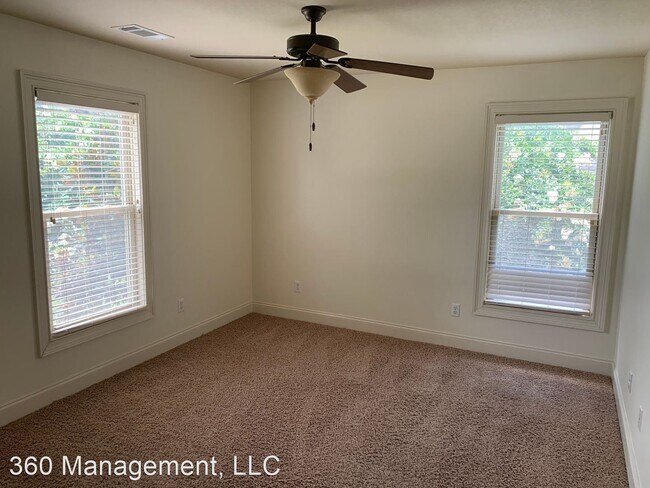 Building Photo - 4 br, 3 bath House - 127 Solamere Lane