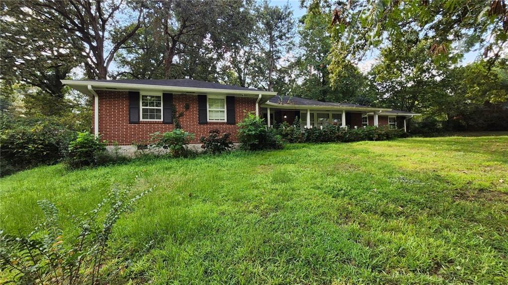 Foto principal - 2628 Browns Mill Rd SE