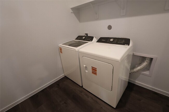 Foto del edificio - 15357 Dapple Blf Ln