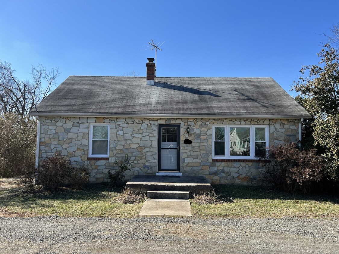 Primary Photo - 6305 Lincolnia Rd