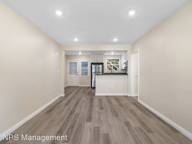 Foto del edificio - 2 br, 1 bath Apartment - 4311 Elm Ave 4311...