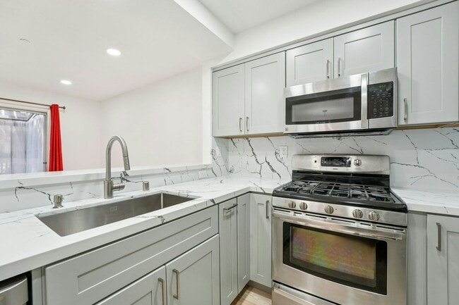 Foto del edificio - 7011 Rodling Dr