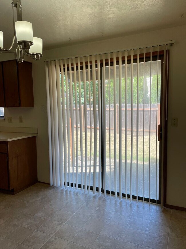 Building Photo - 2829ap