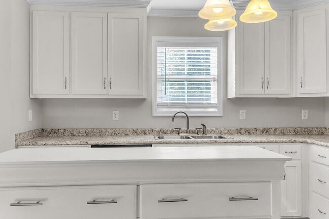 Foto del edificio - 1739 Eli Pl