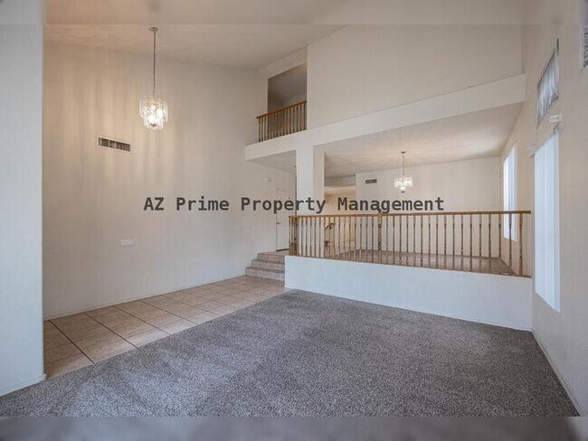 Building Photo - 1131 W Longhorn Dr