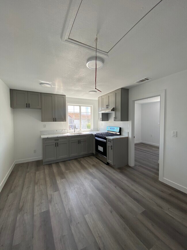 Foto del edificio - 1704 W 85th St