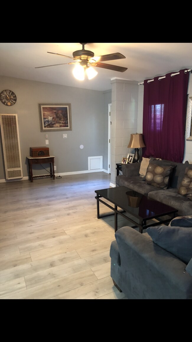 Foto del edificio - 540 W Elm Ave