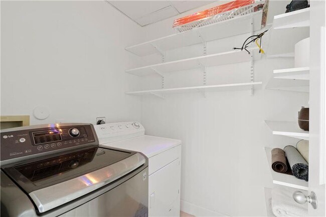 Foto del edificio - 381 Cottonwood Ln