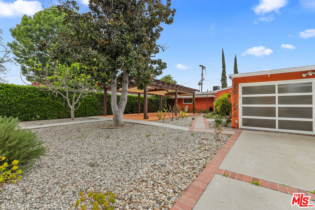 Primary Photo - 6742 Sunny Brae Ave