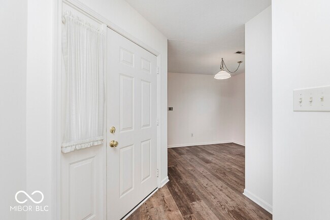 Building Photo - 7630 Justin Ln