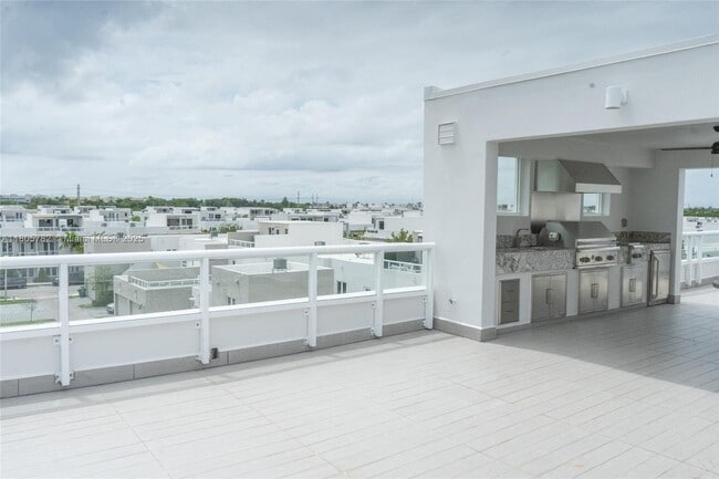 Building Photo - 10360 NW 64th St