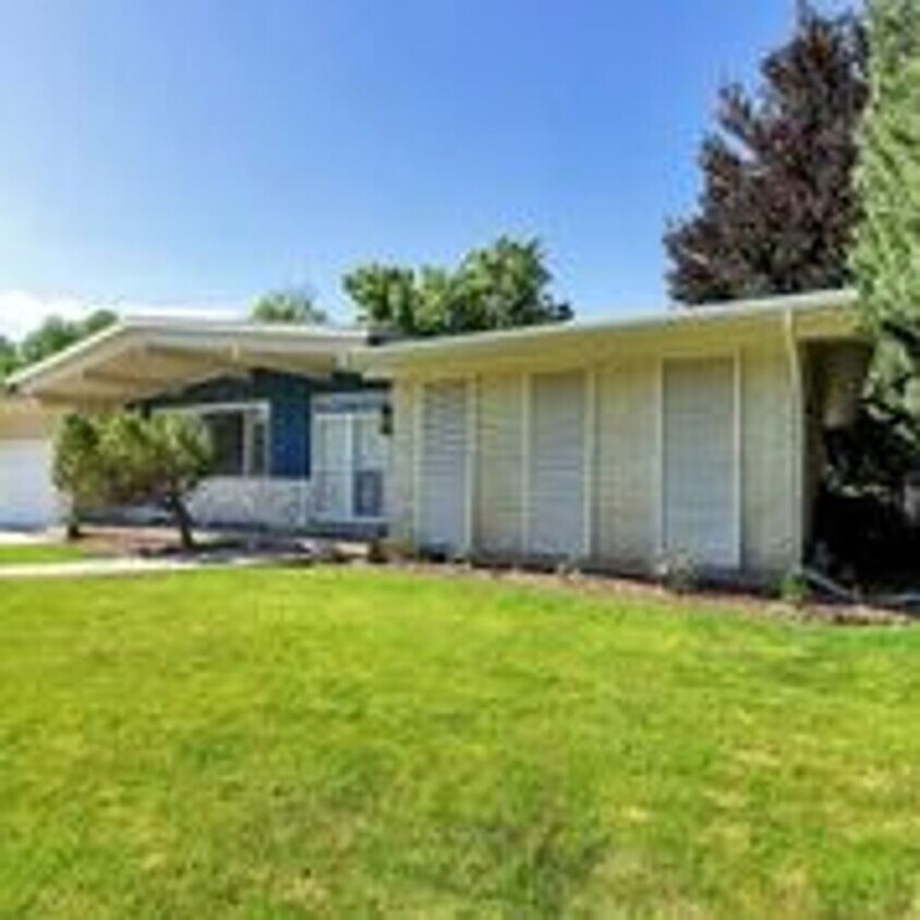 Primary Photo - 95 W. 600 N. House for rent