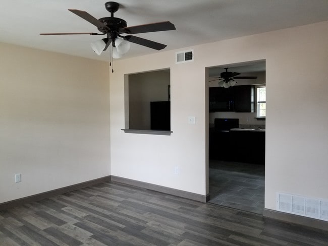 Building Photo - 434 Eagles Way